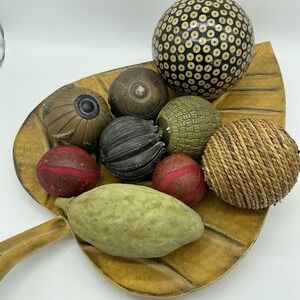 Metal Leaf-Shaped Tray With Set Of 9 Decorative Balls